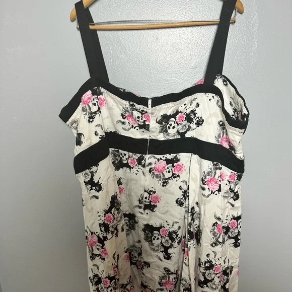 Torrid Retro Chic Floral Skull Print Dress with Black Straps Plus 28 - Picture 7 of 7